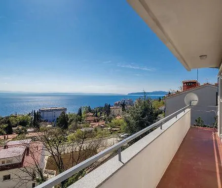 Leona Apartmán *