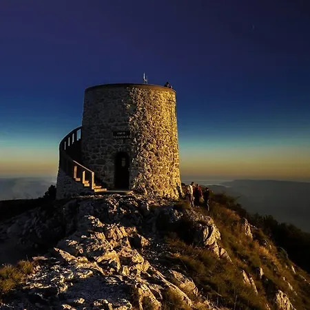 Leona Διαμέρισμα