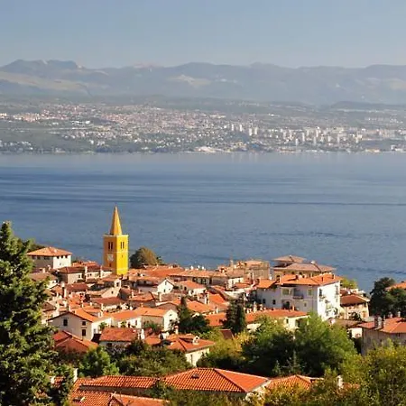 Διαμέρισμα Leona Lovran