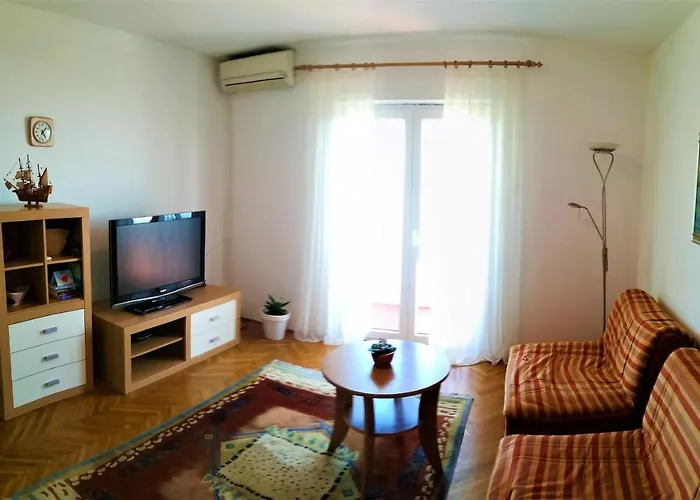 Leona Apartament